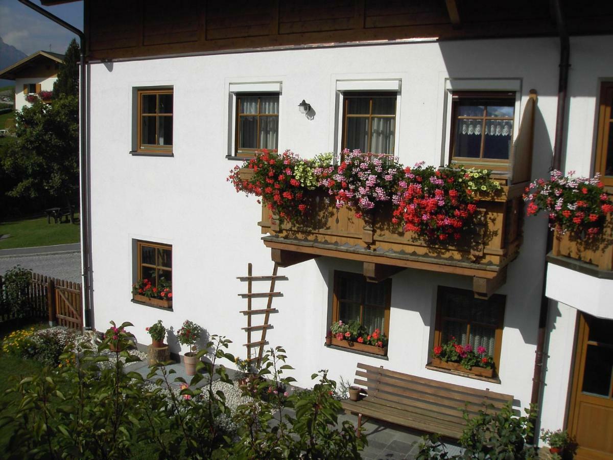 Gruberhof Apartment San Candido Bagian luar foto
